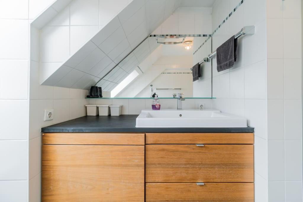 Ruhige Dachwohnung Mit Terrasse Berlin Mitte - Spacious Modern Rooftop Loft In Berlin Mitte 外观 照片