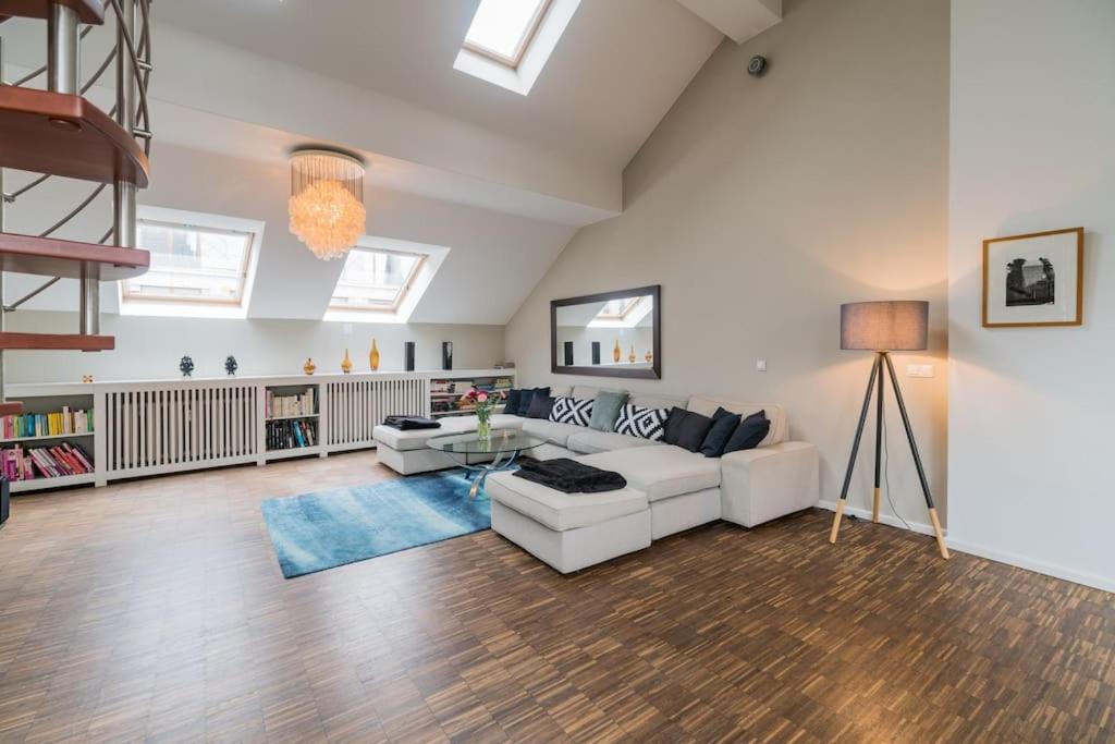 Ruhige Dachwohnung Mit Terrasse Berlin Mitte - Spacious Modern Rooftop Loft In Berlin Mitte 外观 照片